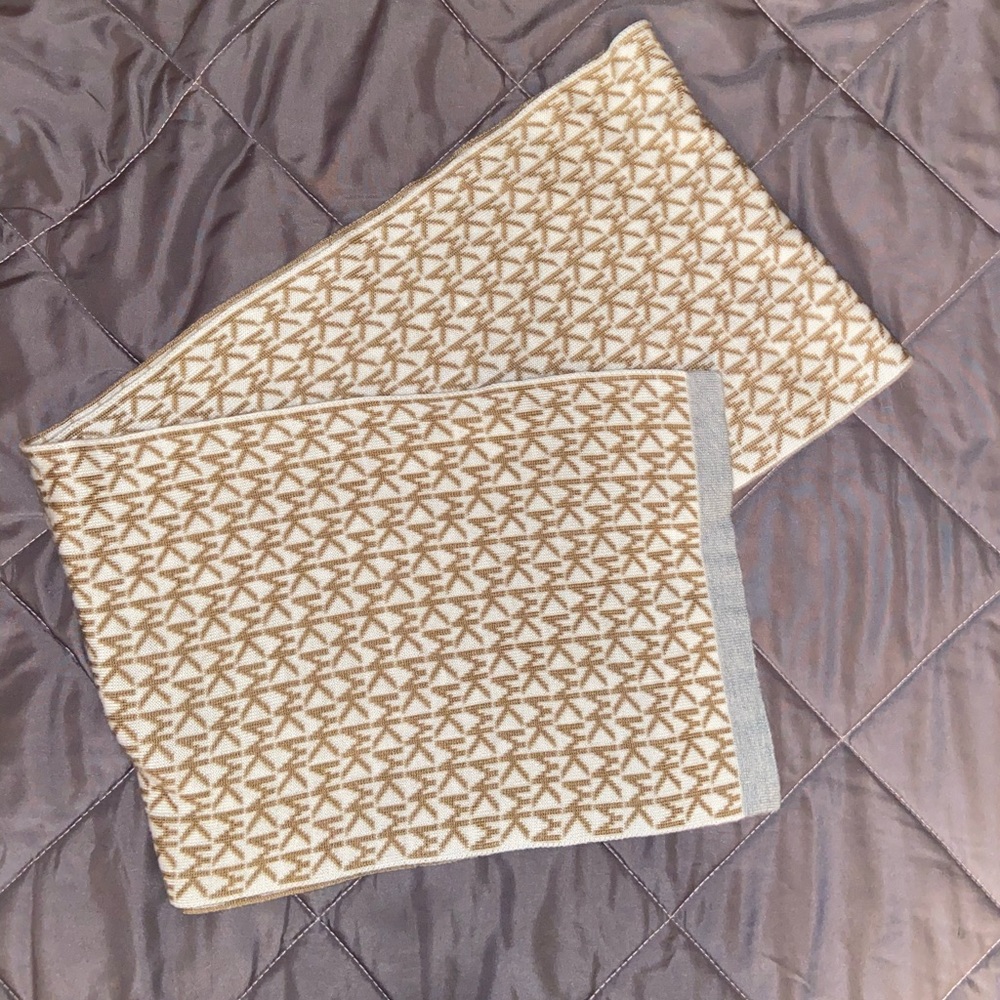 Michael Kors Scarf Printed Logo